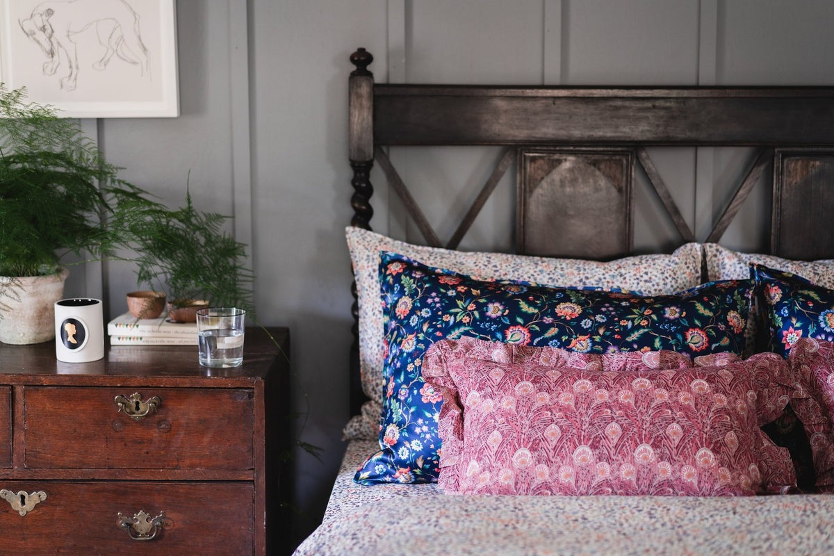 Sleeptember: Hotel Worthy Beds - Coco & Wolf