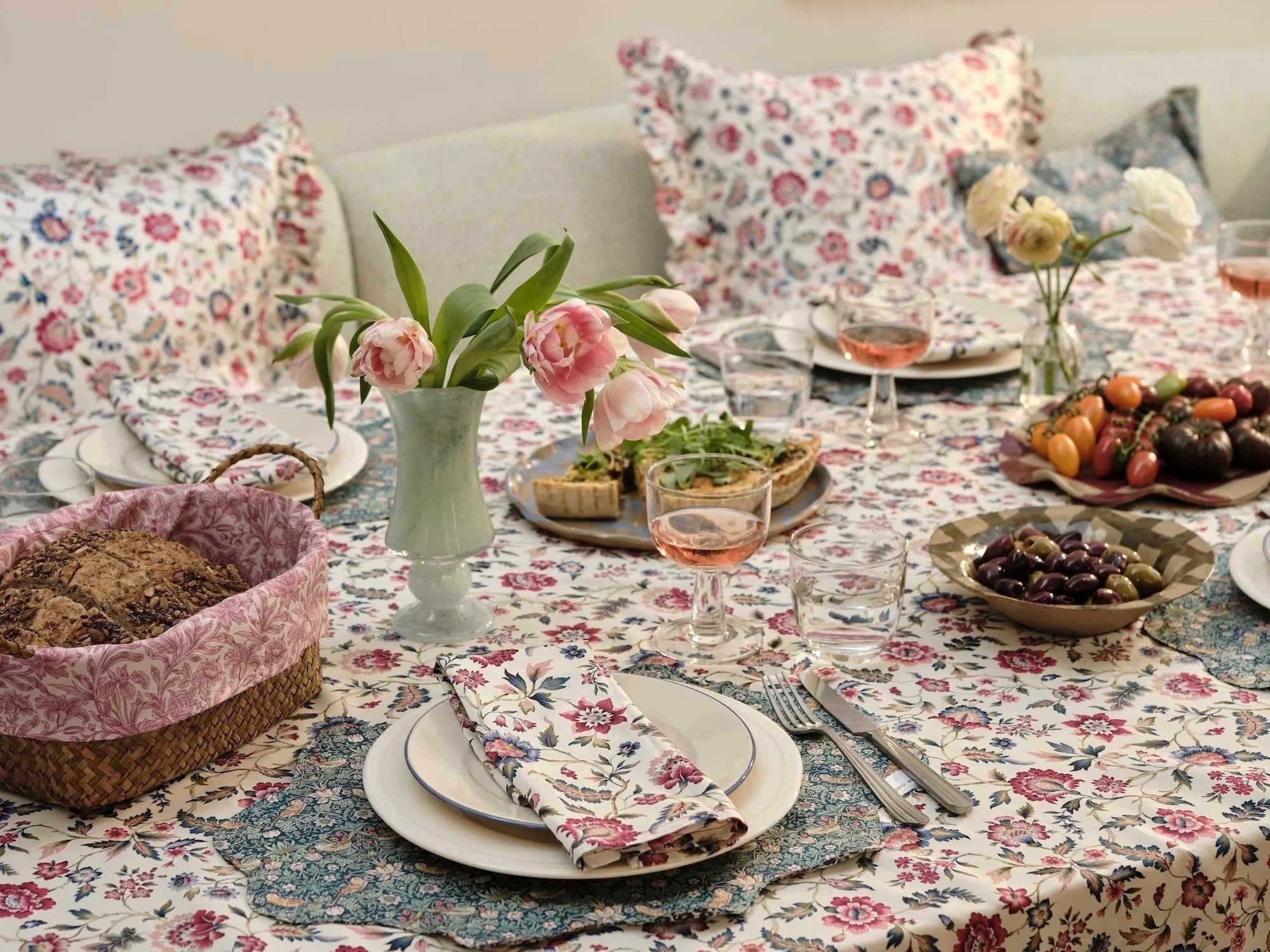 Inspiring Summer Table Settings - Coco & Wolf