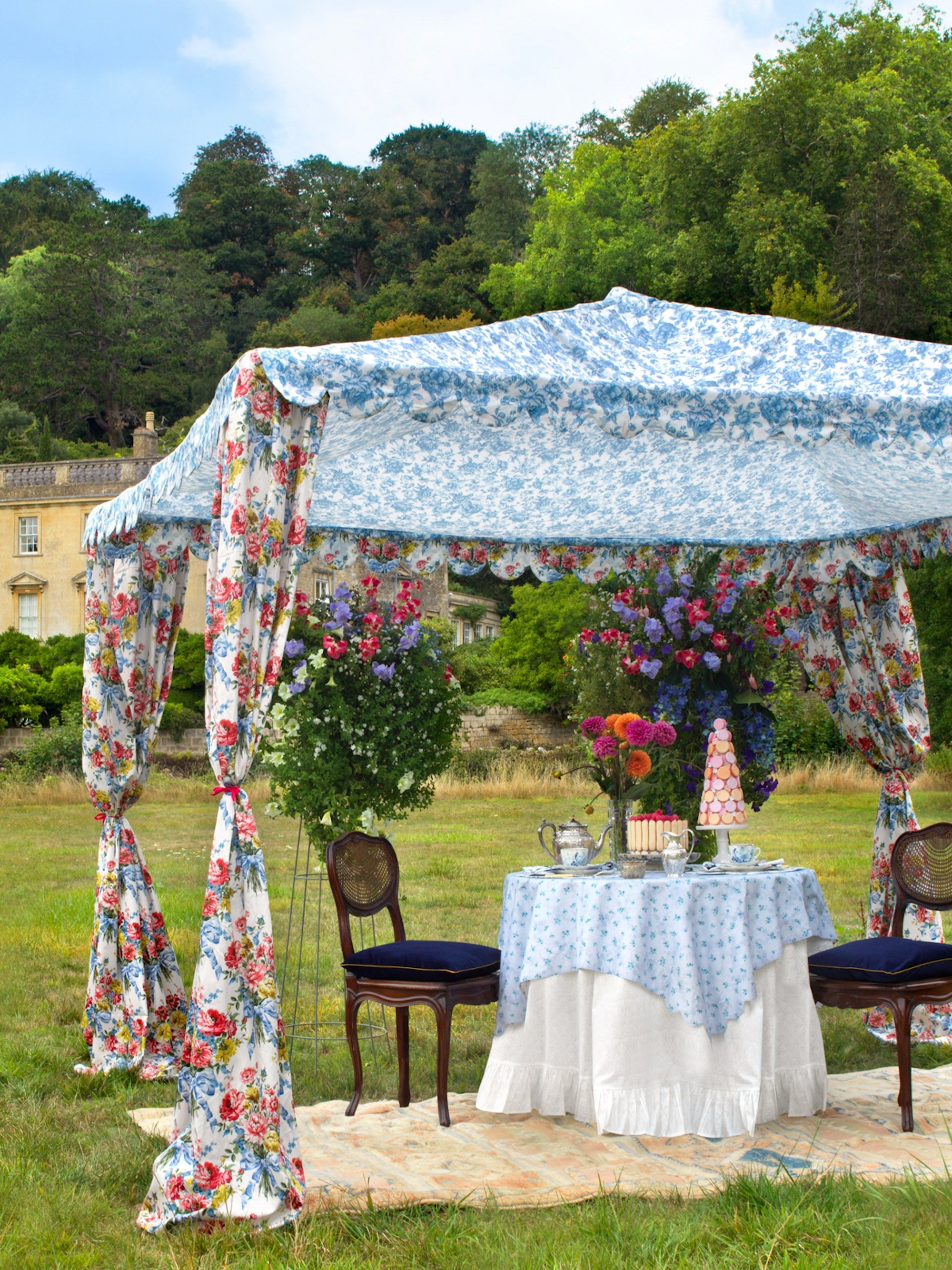 Bridgerton Table Linen