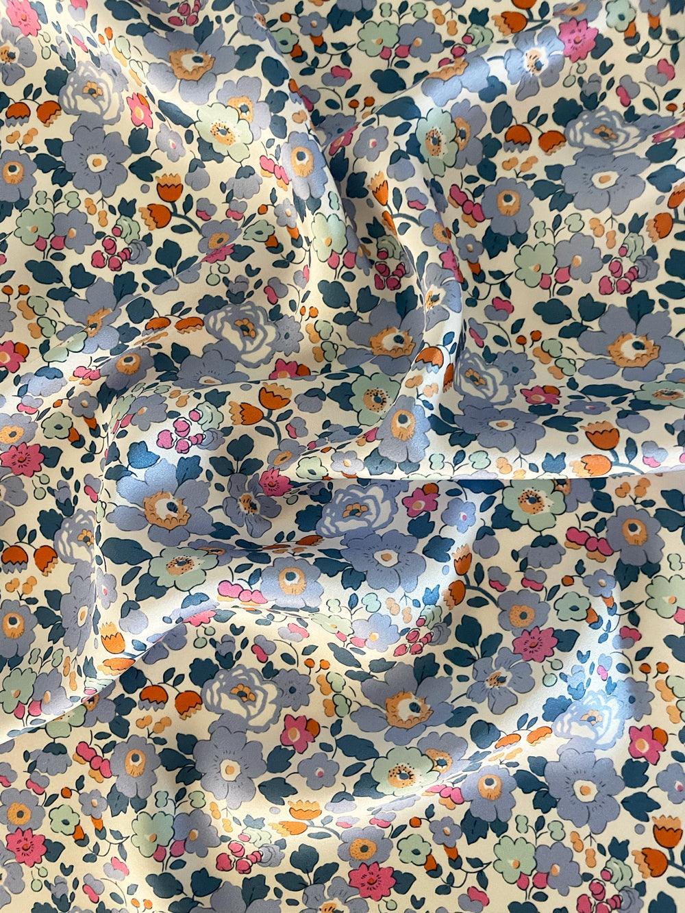 Liberty Fabric Belgravia Silk Satin BETSY LAVENDER - Coco & Wolf